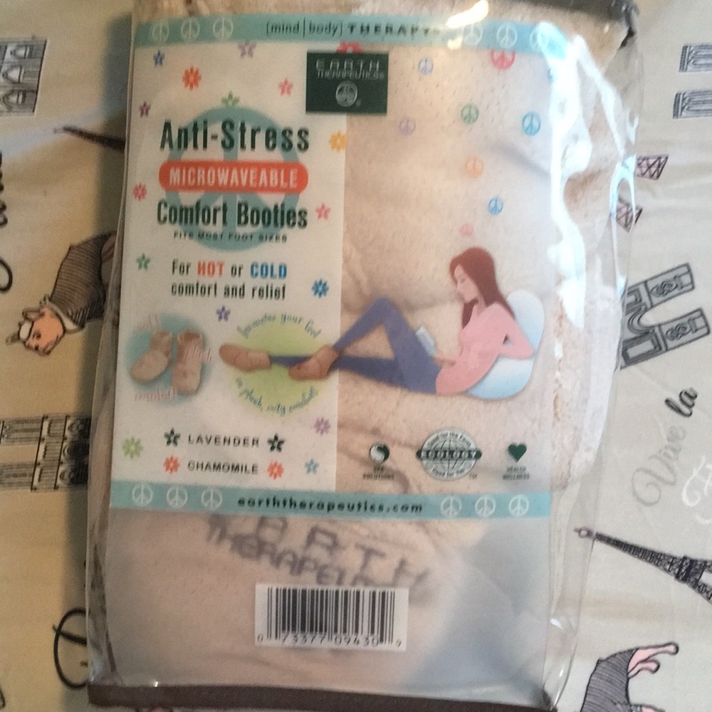 Anti-stress microwaveable comfort booties